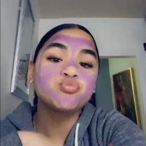 Meet your Posher, Priscila